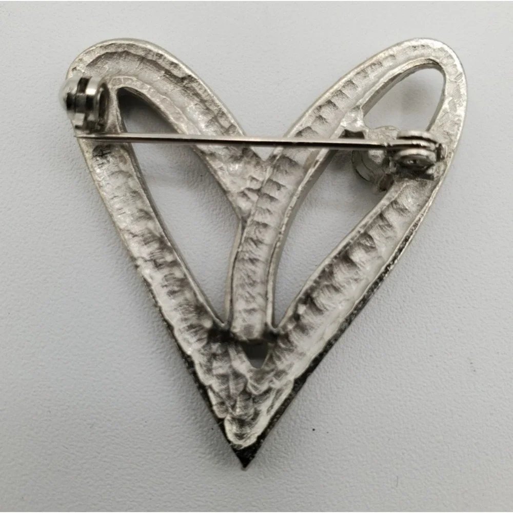 Vtg Textured Silver Tone Modernist MCM Heart w Crystal Brooch